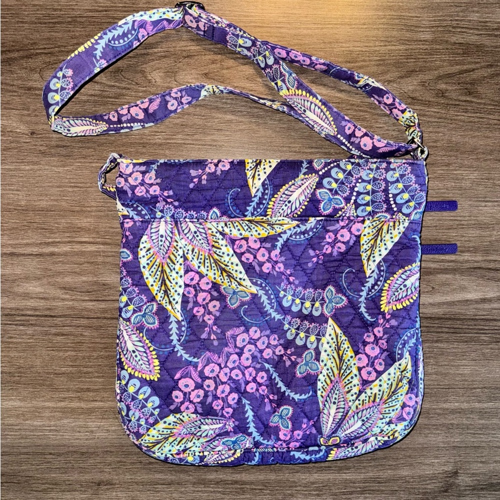 Vera Bradley m/l sized Crossbody Bag - Picture 2 of 5